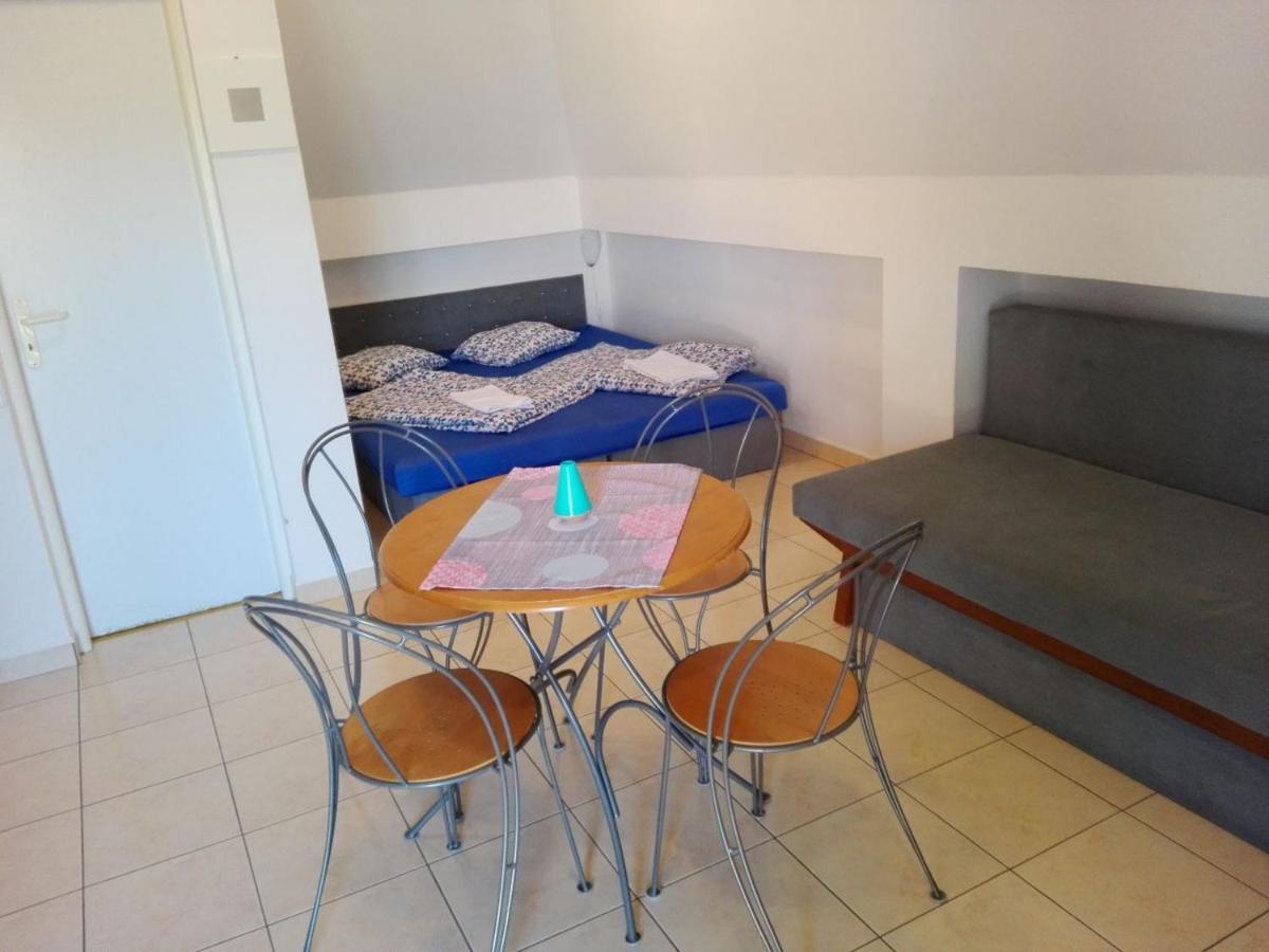 Dom Studia Petra Hotell Štúrovo Eksteriør bilde