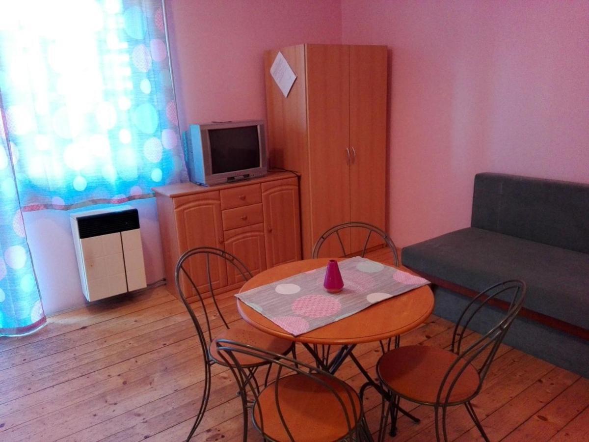 Dom Studia Petra Hotell Štúrovo Eksteriør bilde